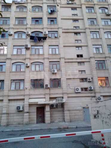 Satılır 4 otaqlı köhnə tikili 120 m², 28 May m., photo 1 from 15