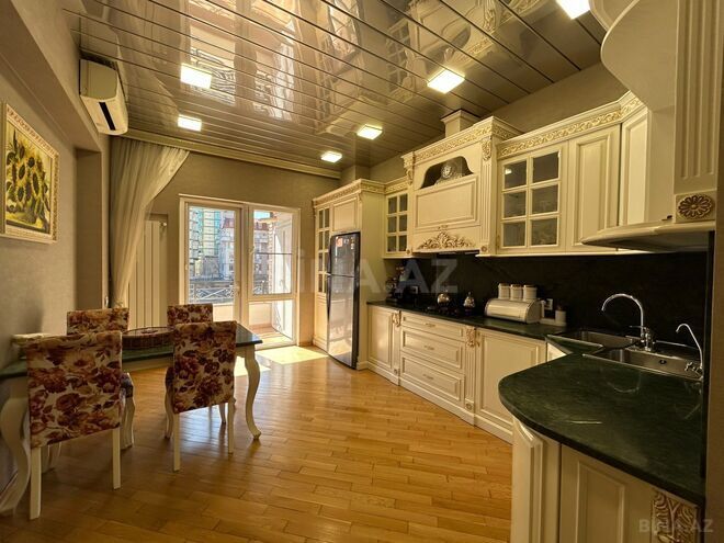 İcarəyə verilir 4 otaqlı yeni tikili 210 m², 28 May m., photo 15 from 22