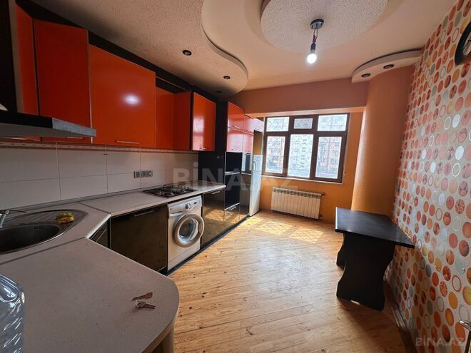 Satılır 2 otaqlı köhnə tikili 70 m², Qara Qarayev m., photo 10 from 20