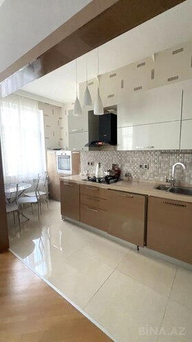 Продаётся 3-комн. новостройка 105 м², м. Кара Караев, photo 3 from 12