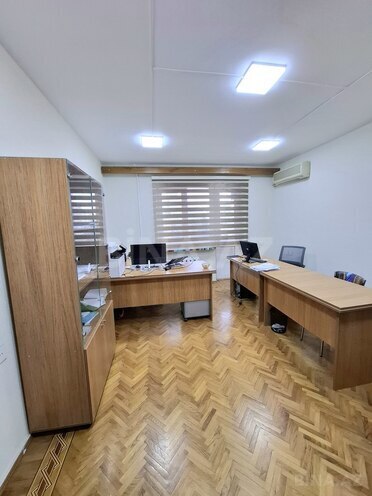 Сдаётся 3-комн. офис 100 м², м. Элмляр Академиясы, photo 8 from 21