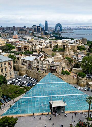 Сдаётся 3-комн. вторичка 100 м², м. Ичеришехер, photo 1 from 12