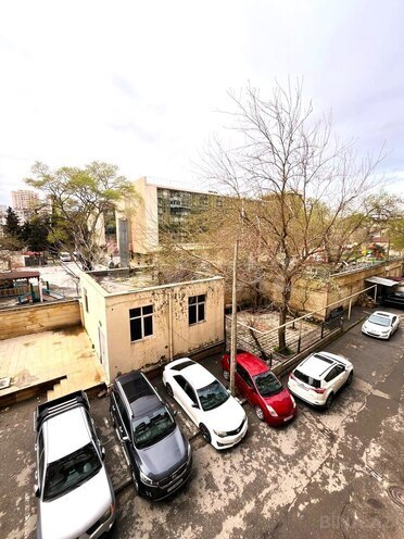 Продаётся 4-комн. вторичка 110 м², Ясамальский р., photo 9 from 26