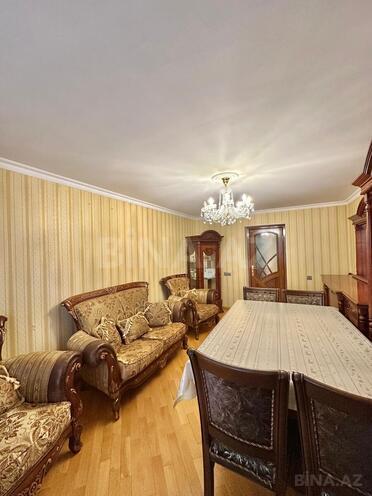 Продаётся 3-комн. вторичка 70 м², м. Иншаатчылар, photo 3 from 22