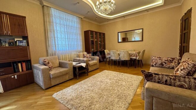 Продаётся 3-комн. новостройка 145 м², м. Иншаатчылар, photo 1 from 13