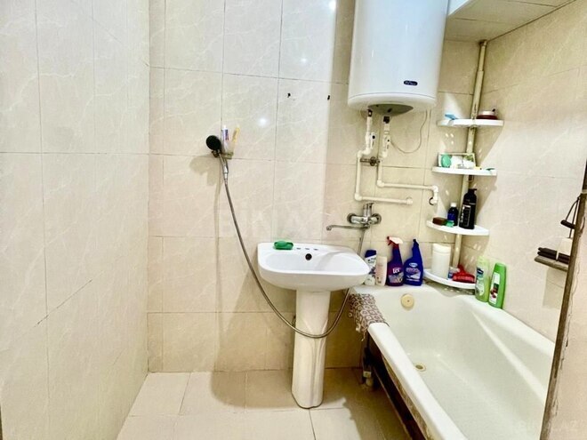 Продаётся 3-комн. вторичка 90 м², м. Кара Караев, photo 18 from 24