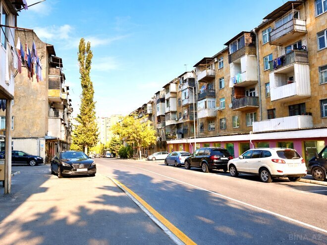 Продаётся 3-комн. вторичка 70 м², м. Кара Караев, photo 5 from 32