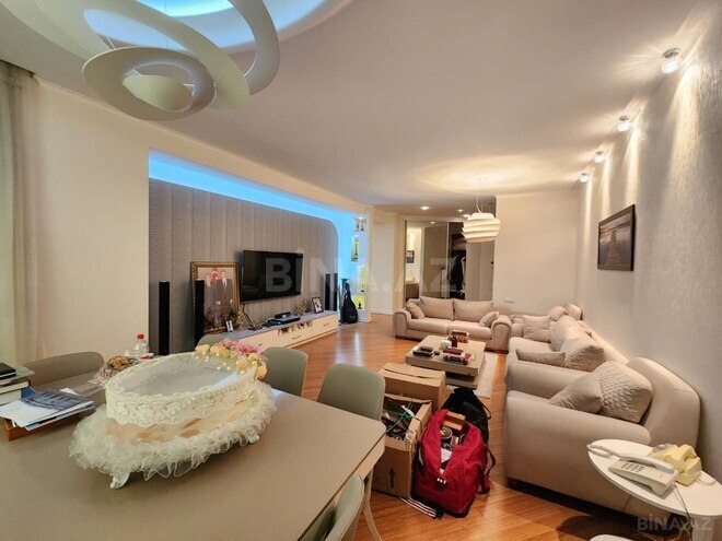 Сдаётся 3-комн. новостройка 167 м², м. Гянджлик, photo 1 from 16