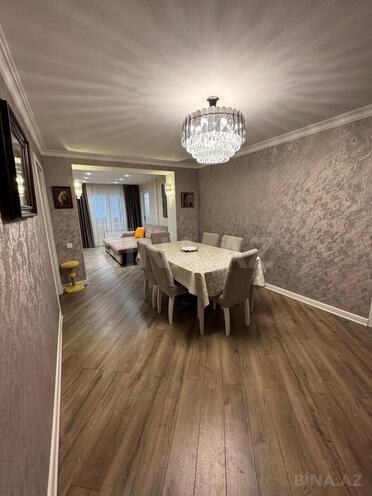 Satılır 4 otaqlı köhnə tikili 90 m², İnşaatçılar m., photo 1 from 15