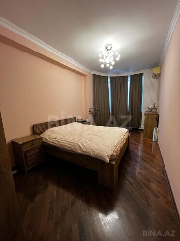 Сдаётся 3-комн. новостройка 140 м², м. Низами, photo 8 from 15