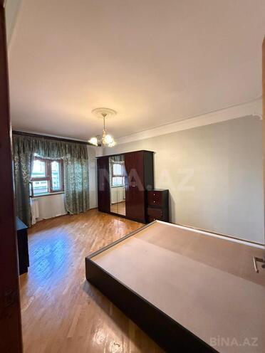 Продаётся 3-комн. вторичка 75 м², м. Ази Асланов, photo 1 from 19