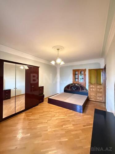 Продаётся 3-комн. вторичка 75 м², м. Ази Асланов, photo 3 from 19