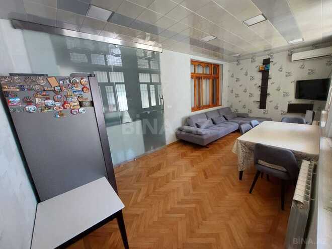 Satılır 4 otaqlı köhnə tikili 105 m², Bakıxanov q., photo 1 from 16