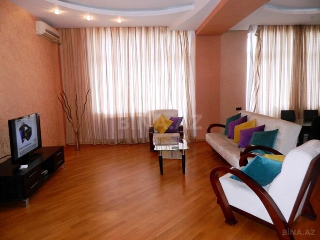 Продаётся 2-комн. новостройка 110 м², м. Гянджлик, photo 3 from 18