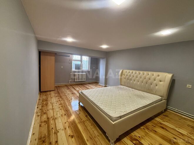 Продаётся 6-комн. вторичка 200 м², Ясамальский р., photo 21 from 32