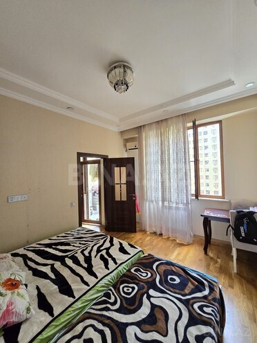 Продаётся 3-комн. новостройка 72 м², м. Кара Караев, photo 4 from 15
