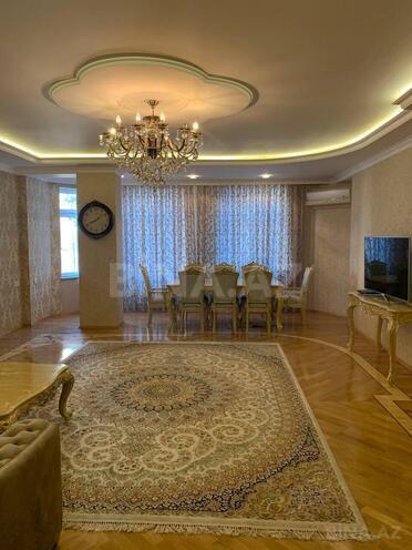 Продаётся 3-комн. новостройка 167 м², м. Низами, photo 1 from 15