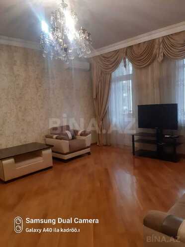 Продаётся 3-комн. новостройка 130 м², м. Низами, photo 1 from 11