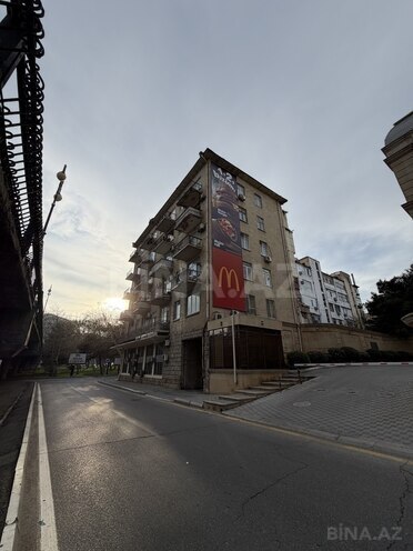 Продаётся 1-комн. вторичка 30 м², м. Низами, photo 3 from 16