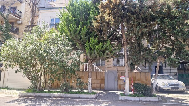 Satılır 4 otaqlı köhnə tikili 200 m², Nizami m., photo 1 from 20