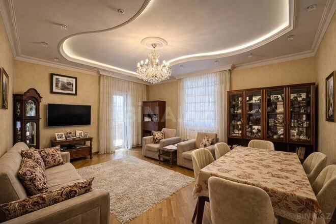 Satılır 3 otaqlı yeni tikili 142 m², İnşaatçılar m., photo 1 from 14