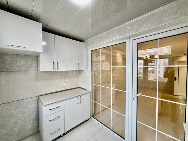 Продаётся 2-комн. вторичка 36 м², м. Нефтчиляр, photo 7 from 17