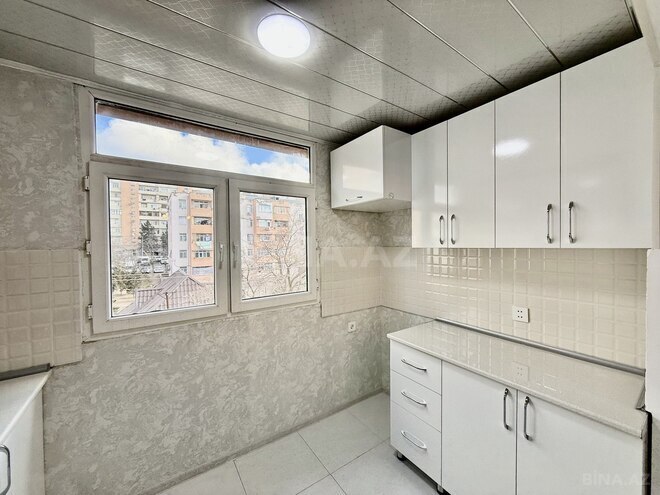 Продаётся 2-комн. вторичка 36 м², м. Нефтчиляр, photo 9 from 17