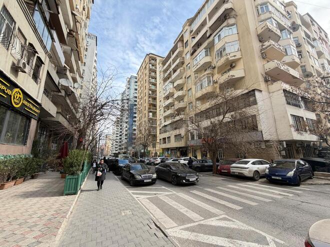 Продаётся 4-комн. новостройка 220 м², м. Низами, photo 3 from 23