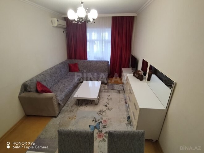 Satılır 2 otaqlı köhnə tikili 60 m², Hövsan q., photo 1 from 11