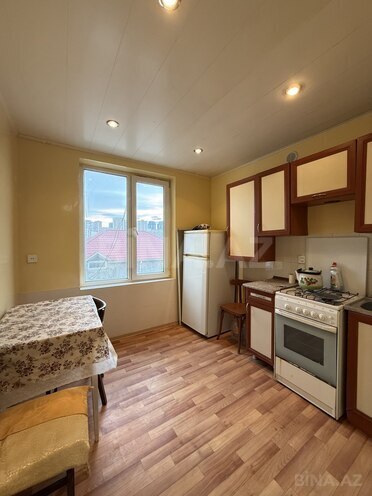 Satılır 2 otaqlı köhnə tikili 55 m², İnşaatçılar m., photo 8 from 12