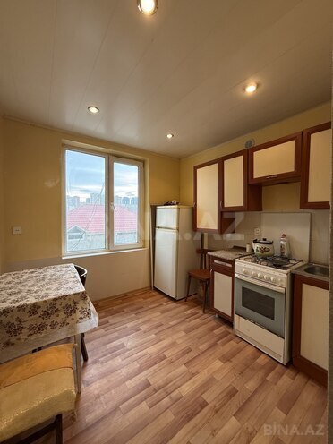 Satılır 2 otaqlı köhnə tikili 55 m², İnşaatçılar m., photo 9 from 12