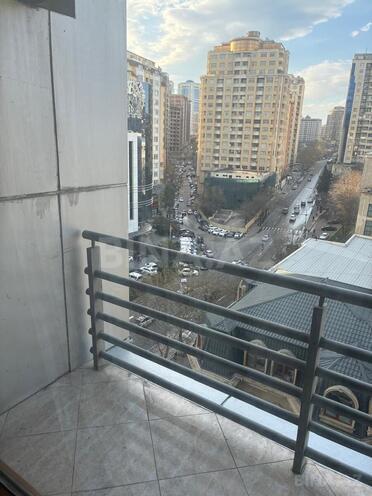 İcarəyə verilir 3 otaqlı yeni tikili 130 m², 28 May m., photo 23 from 27