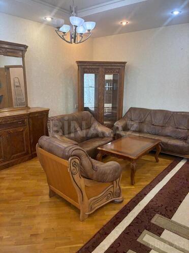 İcarəyə verilir 3 otaqlı yeni tikili 130 m², 28 May m., photo 13 from 27