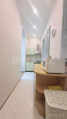 Сдаётся 2-комн. вторичка 65 м², м. Ичеришехер, photo 17 from 19