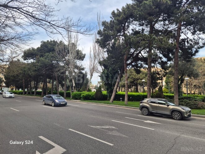Satılır 4 otaqlı köhnə tikili 120 m², Yasamal r., photo 3 from 13