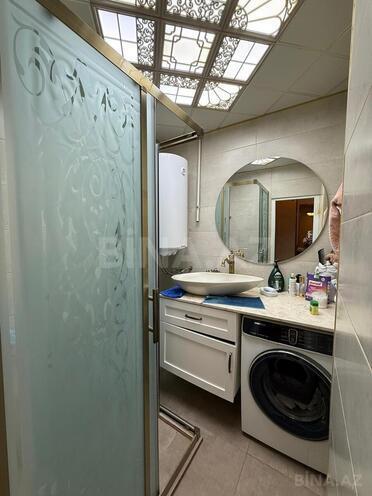 Satılır 4 otaqlı köhnə tikili 110 m², Xalqlar Dostluğu m., photo 13 from 14