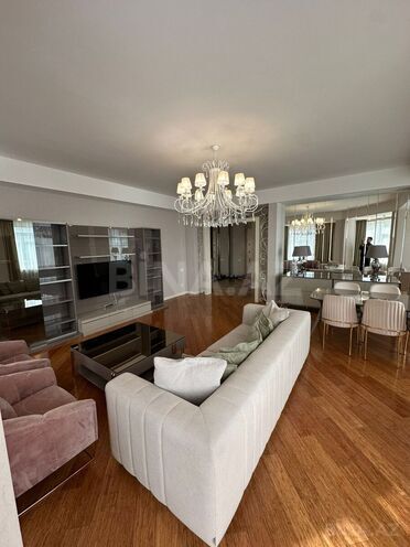 Сдаётся 3-комн. новостройка 150 м², м. Элмляр Академиясы, photo 1 from 23