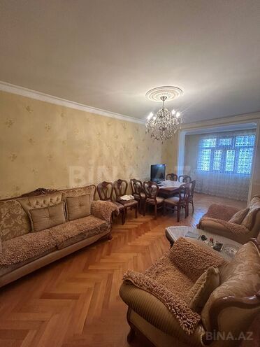 Satılır 4 otaqlı köhnə tikili 100 m², photo 1 from 8