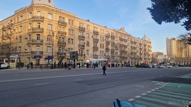 Сдаётся 3-комн. вторичка 85 м², м. Низами, photo 3 from 21