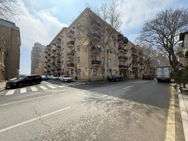 Продаётся 2-комн. вторичка 36 м², м. Ичеришехер, photo 1 from 11
