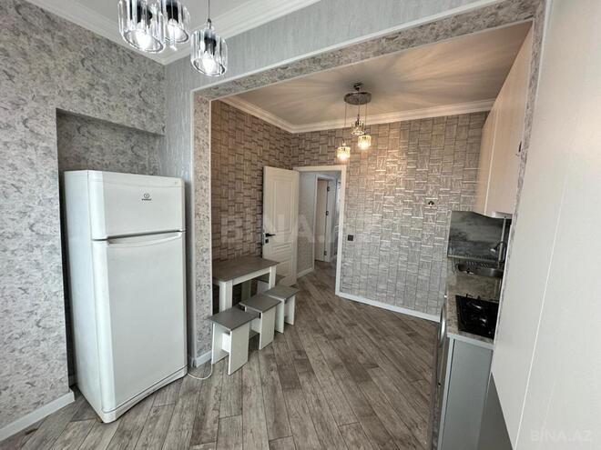 Продаётся 2-комн. вторичка 60 м², м. Ази Асланов, photo 7 from 15