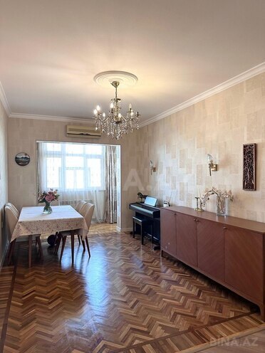 Satılır 4 otaqlı köhnə tikili 85 m², Qara Qarayev m., photo 18 from 20