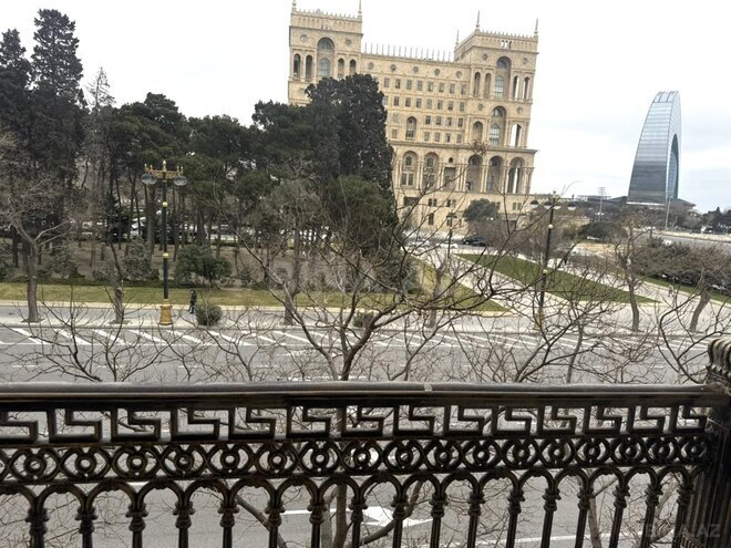 Satılır 4 otaqlı köhnə tikili 110 m², Sahil m., photo 12 from 15