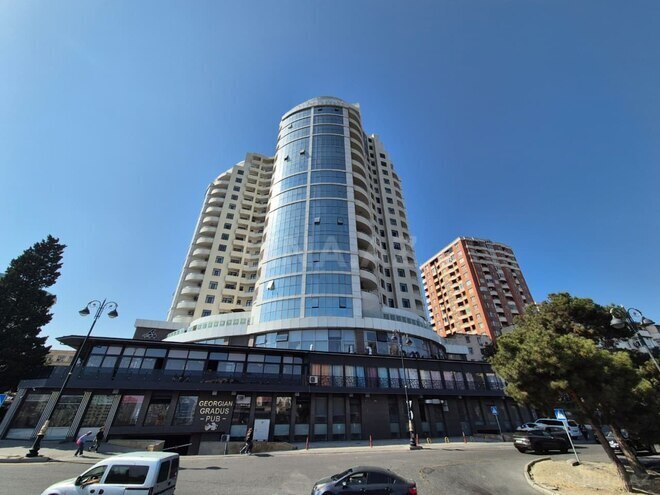 Продаётся 4-комн. новостройка 200 м², м. Элмляр Академиясы, photo 1 from 16