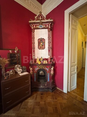 Satılır 4 otaqlı köhnə tikili 120 m², Sahil m., photo 14 from 30