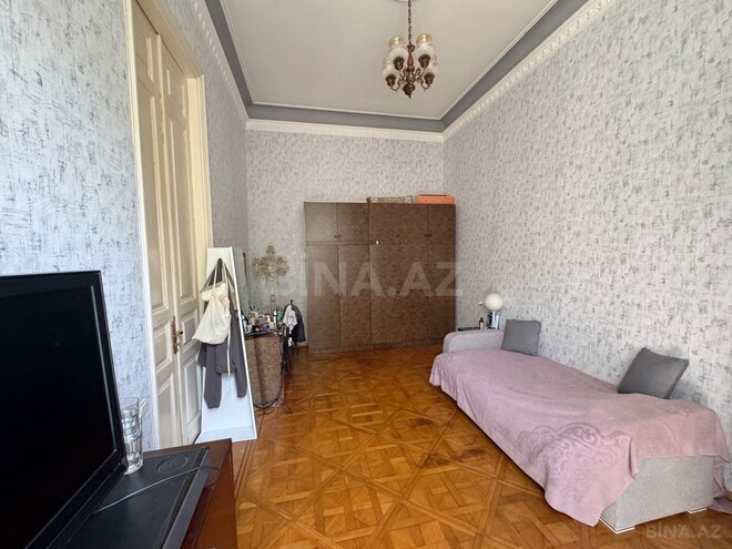 Satılır 4 otaqlı köhnə tikili 120 m², Sahil m., photo 20 from 30