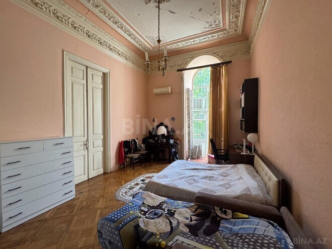 Satılır 4 otaqlı köhnə tikili 120 m², Sahil m., photo 9 from 30