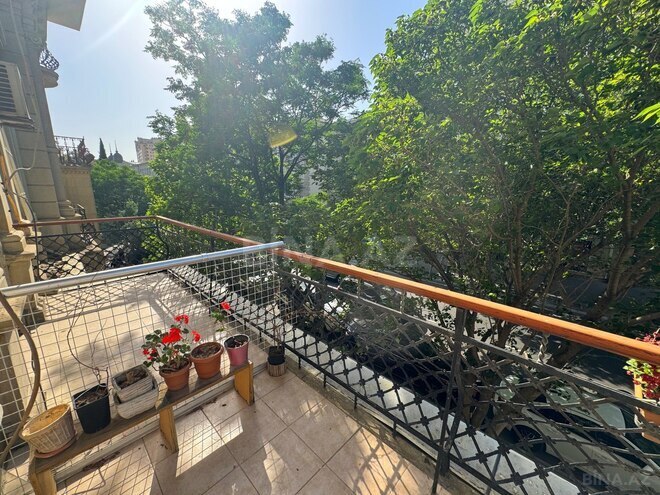 Satılır 4 otaqlı köhnə tikili 120 m², Sahil m., photo 19 from 30