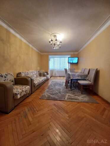 Сдаётся 2-комн. вторичка 70 м², м. Иншаатчылар, photo 1 from 11