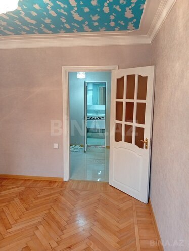 Satılır 2 otaqlı köhnə tikili 60 m², İnşaatçılar m., photo 17 from 29